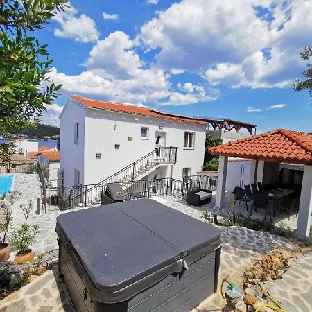 Tisno Resort Екстериор снимка