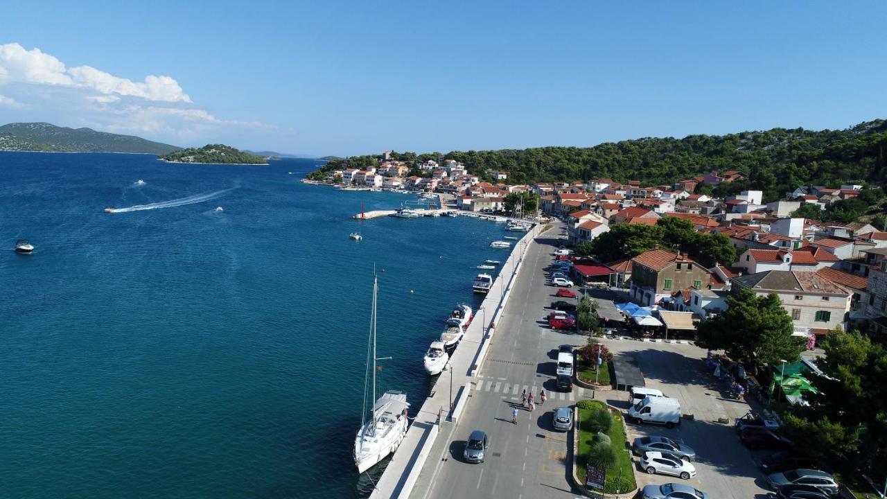 Tisno Resort Екстериор снимка
