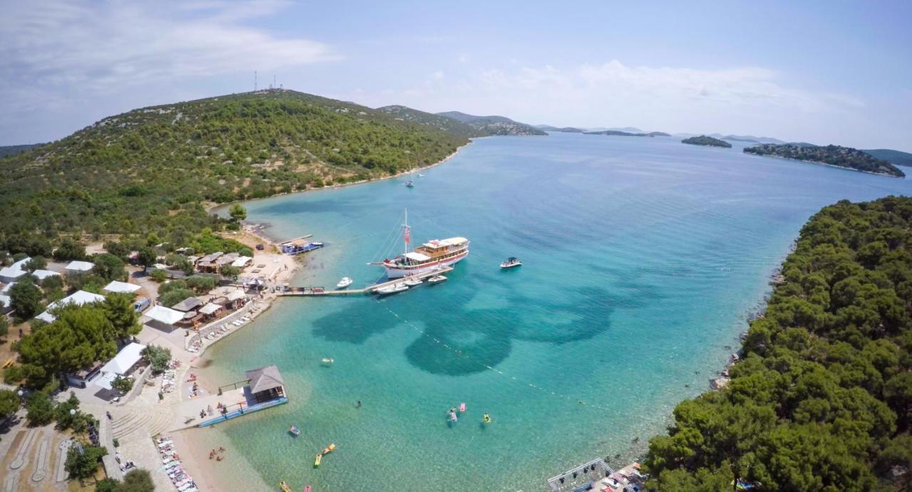 Tisno Resort Екстериор снимка